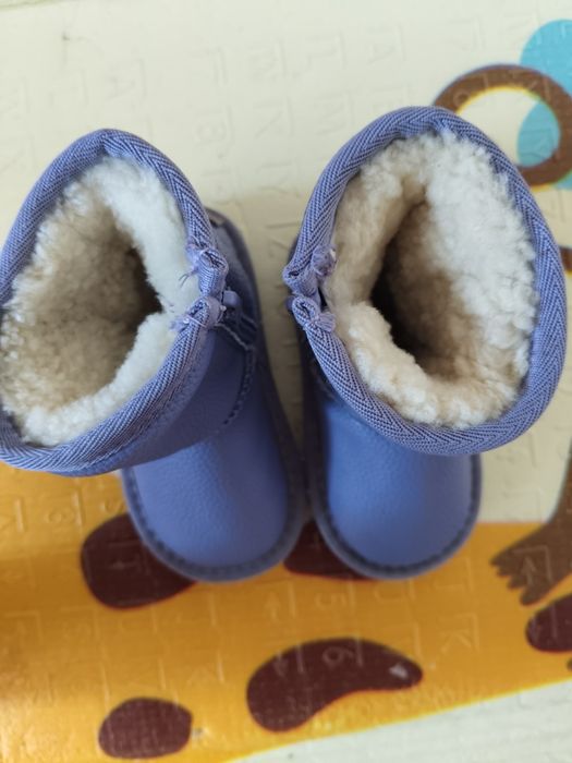 Продам детские зимние сапожки