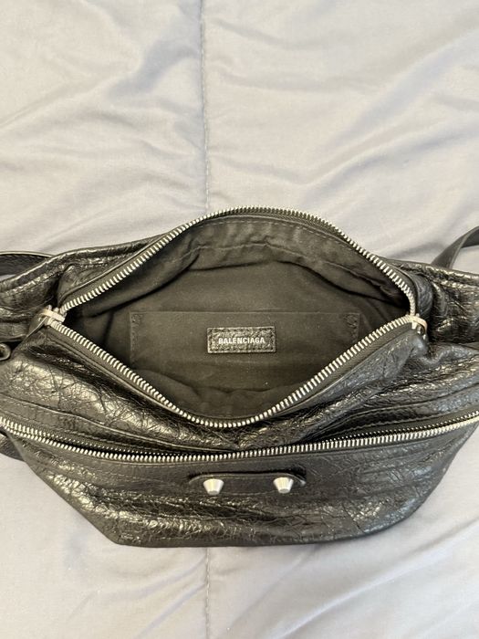 Сумка Balenciaga The Day Shoulder Bag Оригинал