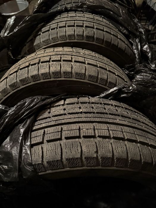 Продам шины 215/55 R17