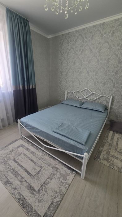 Продам кровать с матрасом