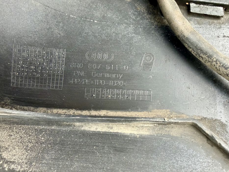 Задна броня AUDI SQ5 8R 8R0807511D 8R0807819M 8R0807521BJ