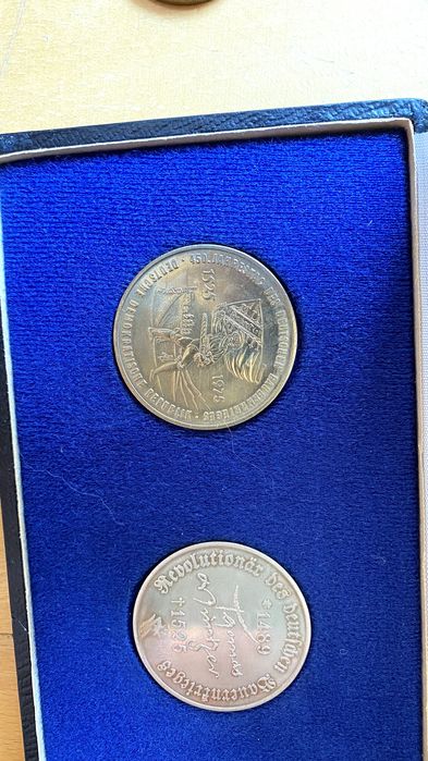 Лот различни монети и плакети