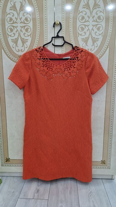 Срочно продам платья.