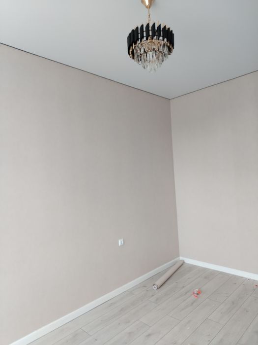 Поклейка обоев покраска