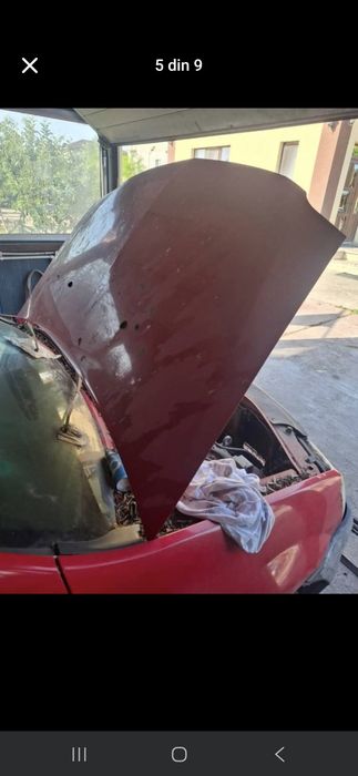Vand  capota motor fara rugina are putin sărit lacul de pe ea aripa st dr fara rugina