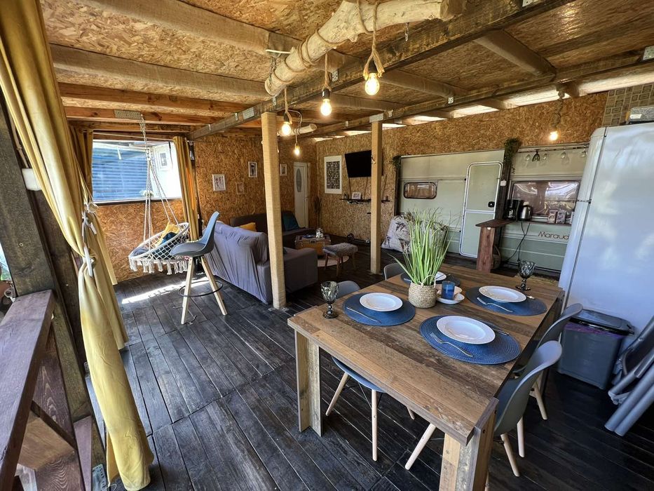 Каравана в къмпинг Китен