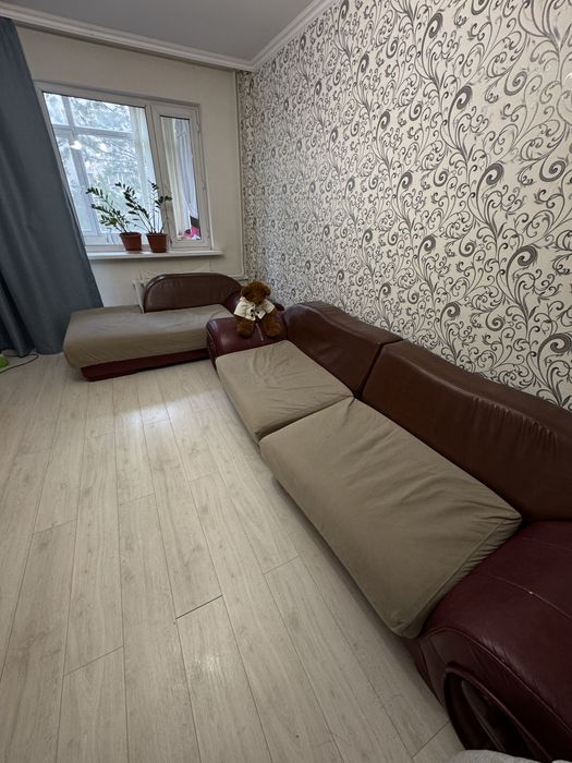 Отдам угловой диван + кресло