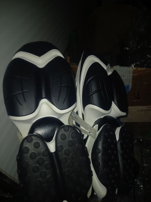 Дизайнерские красовки космические