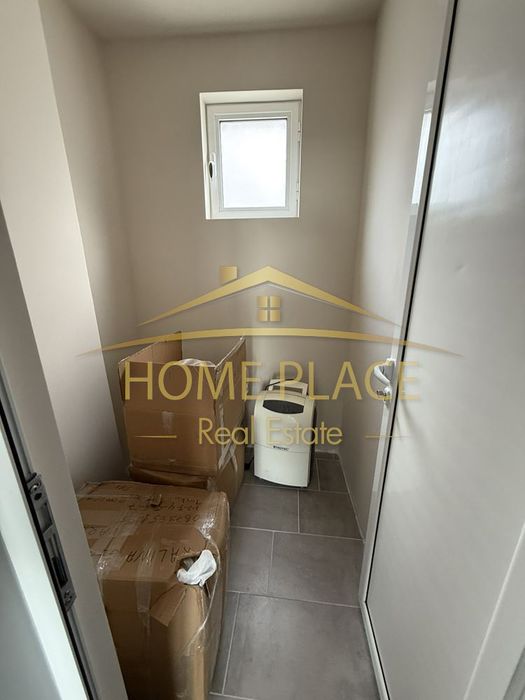 ПАРКОМЯСТО ! Етаж от къща под наем - Виница