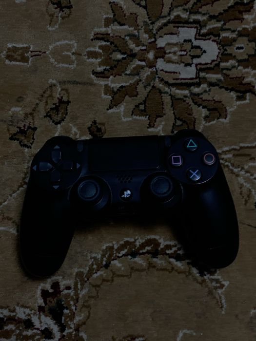 Геймпад для PlayStation 4 (PS4)