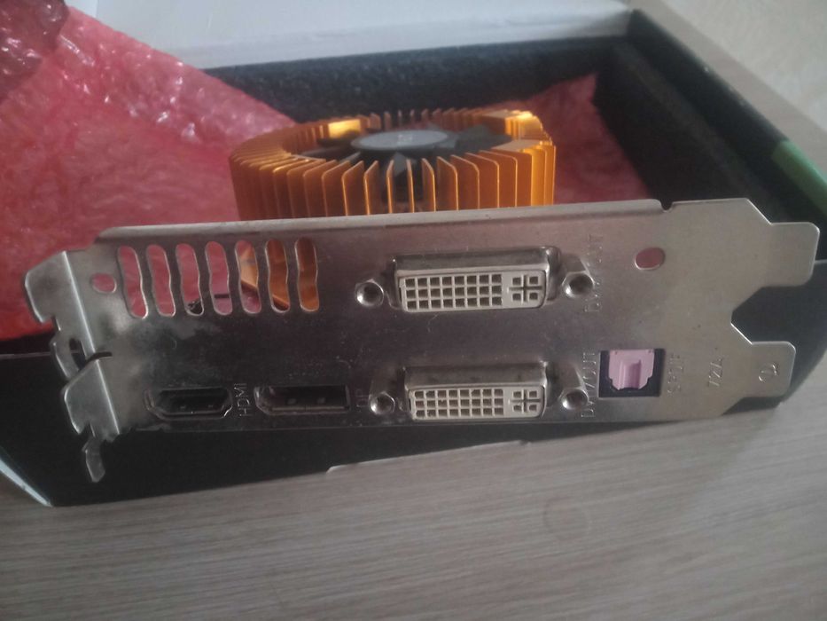 ВидеокартаPalitGeForce®9600GT,1GB,GDDR3,256 бит,2xDVI,HDMI,DisplayPort