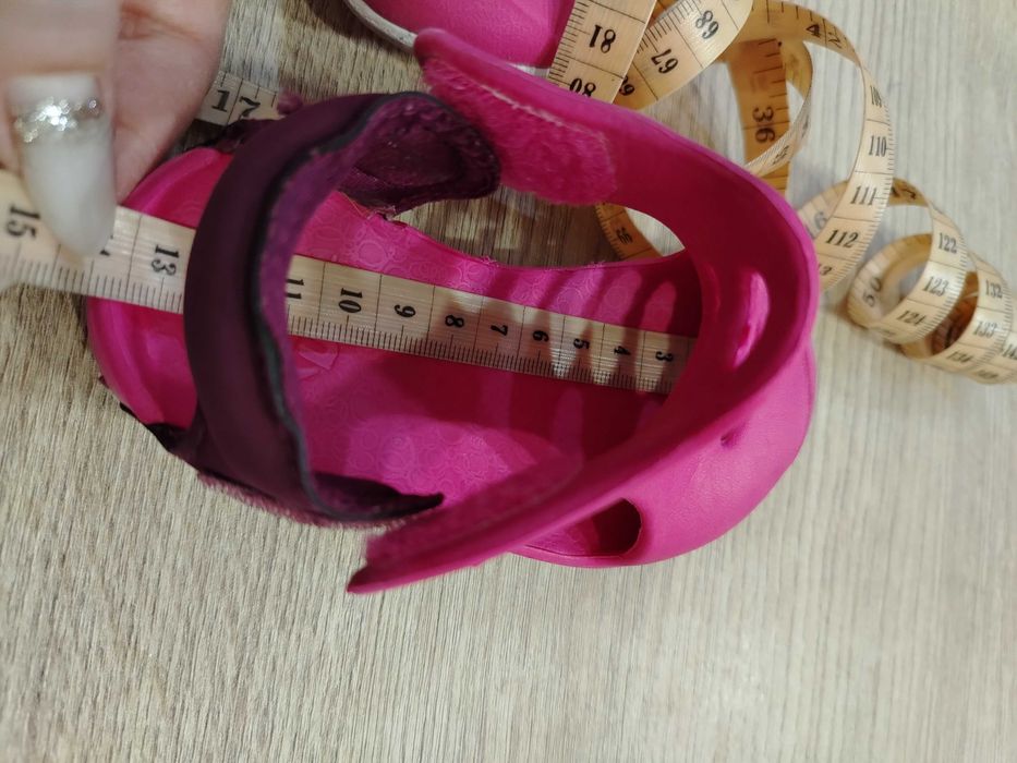 Розови сандали Найк