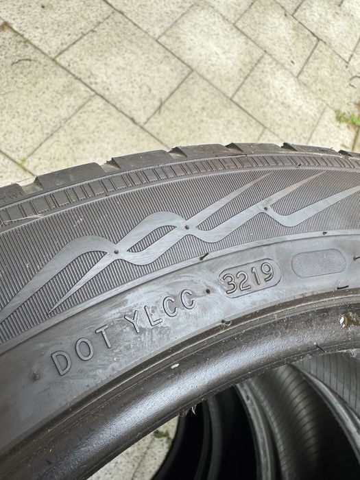 Anvelope 245/45/R18 - 2 x Dunlop + 2 x Nokian(runflat)