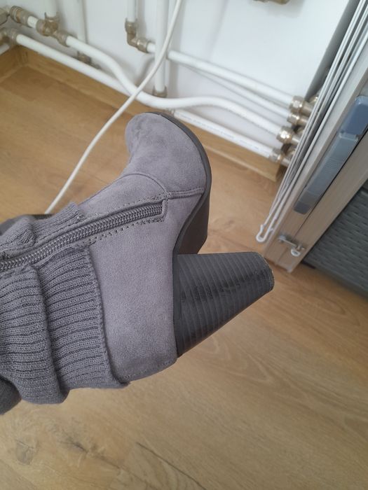 Cizme botine gri imblanite nr 36