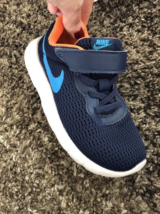 Страхотни маратонки nike и adidas