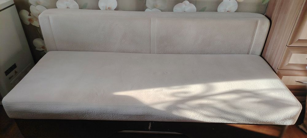 Тахта для детской или зала