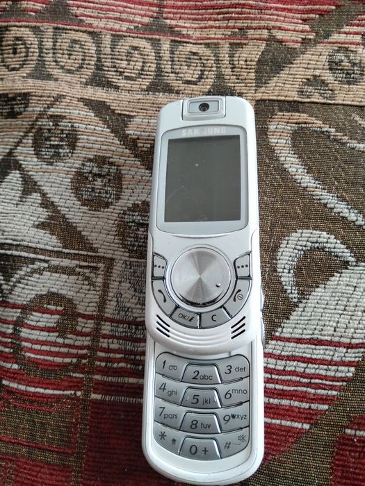 Старый телефон 5000тенге