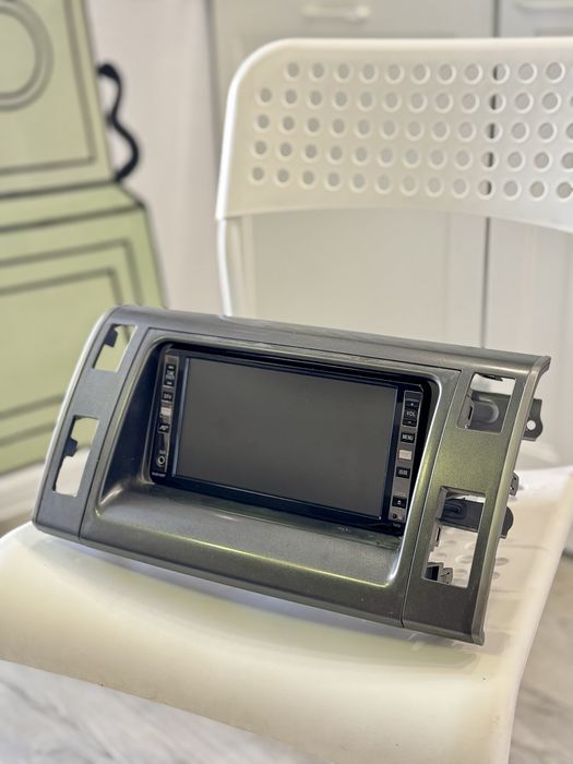 Оригинальная японская 2-din магнитола от Toyota NHZN-W57