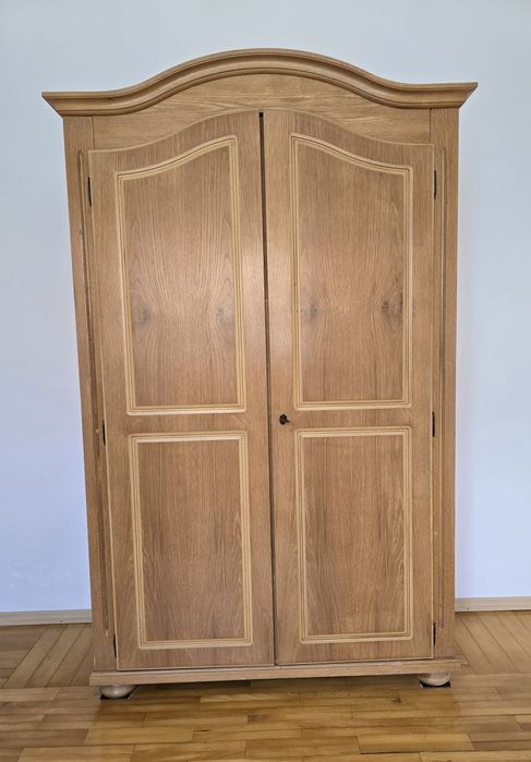 Șifonier/ Dulap din lemn și noptieră