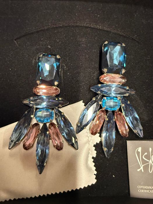 Обеци от Iskra носени са веднъж