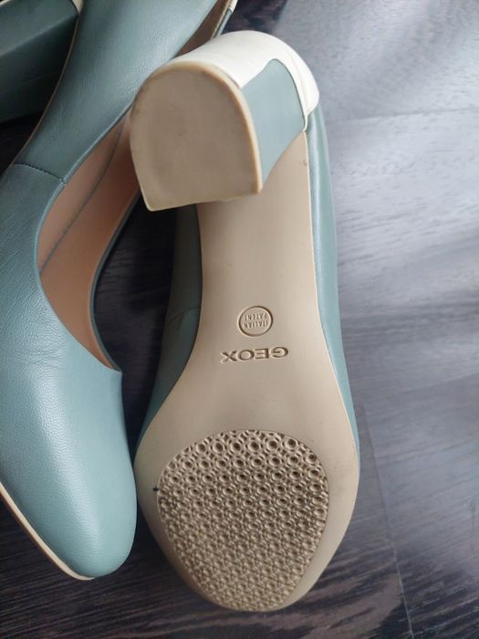 Pantofi de dama cu toc Geox marimea 40