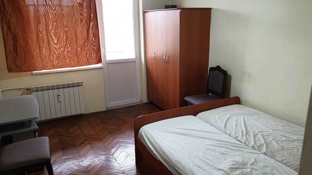Apartament 3 camere Bld Dacia de închiriat
