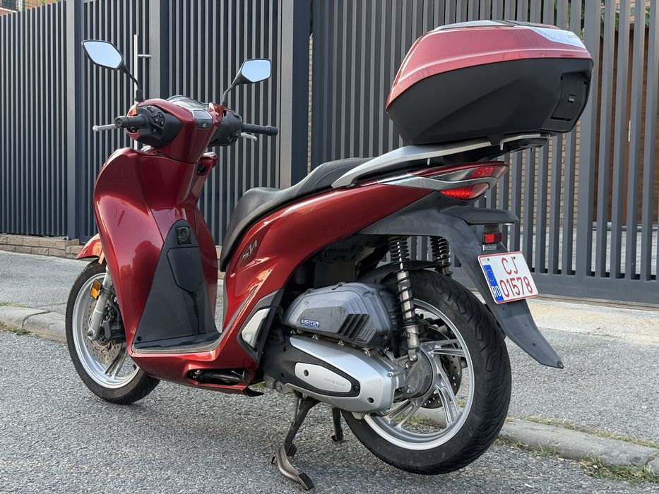 Honda SH  125 ABS fata-spate