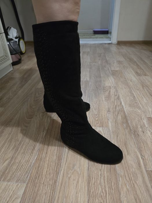 Продаю очень хорошие сапоги, натуралка