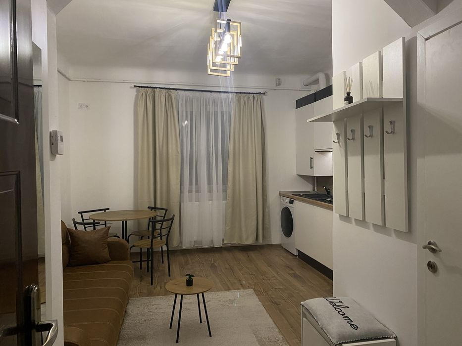 Garsonieră complet renovată 2023 – zona UMF / Spital Județean