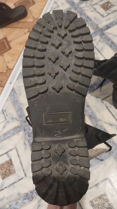 Срочно продам берцы