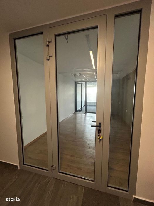 Inchiriez spatiu birouri clasa A, in Pitesti, ultracentral, open-space