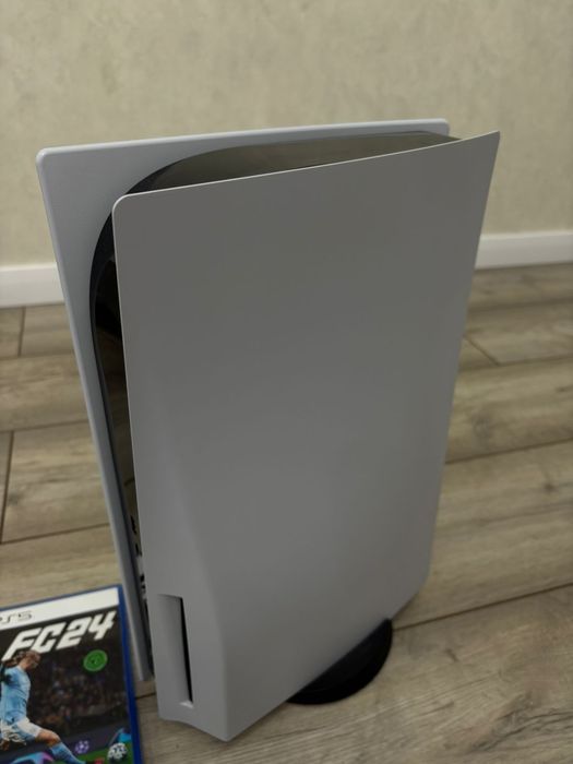 Продам Play Station 5