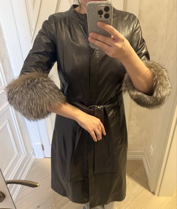 Продам кожаный плащ Punto