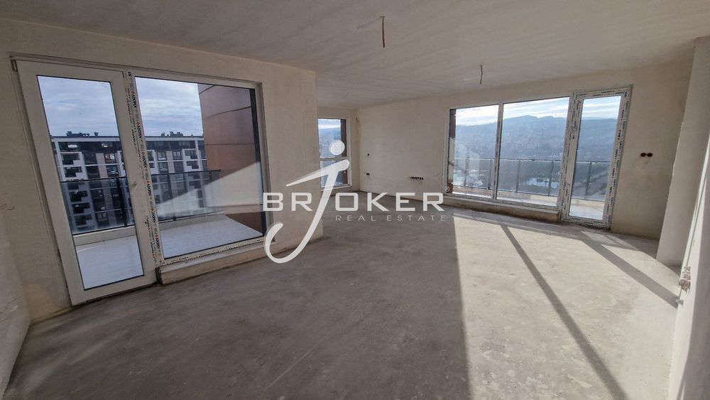 Продава се Четиристаен апартамент в Кърджали, Център - 193 кв.м за 1037 €/кв.м - Снимка #6