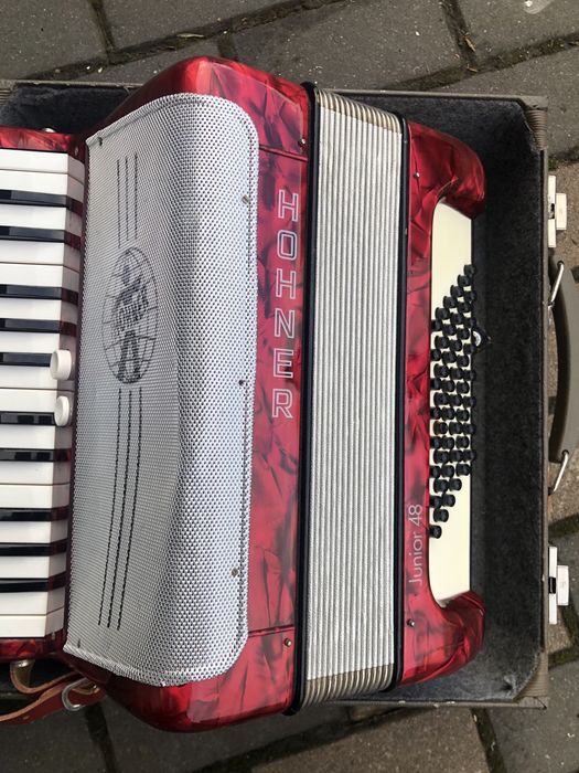 Acordeon vechi de colecție