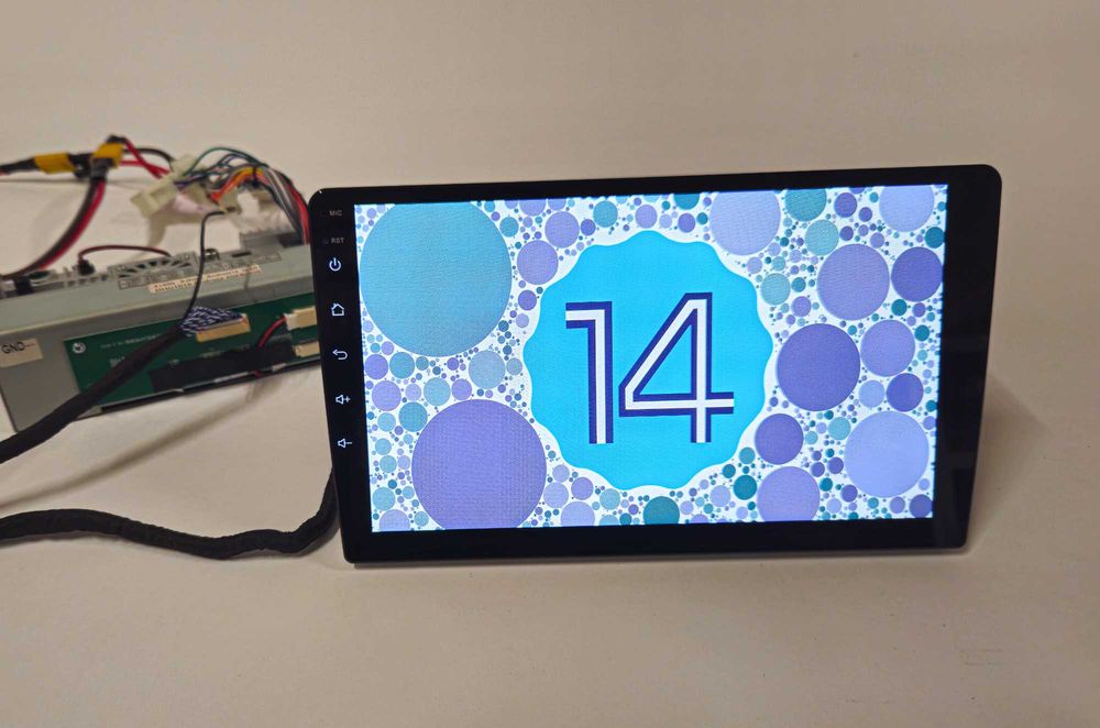Android мултимедия за Toyota iQ