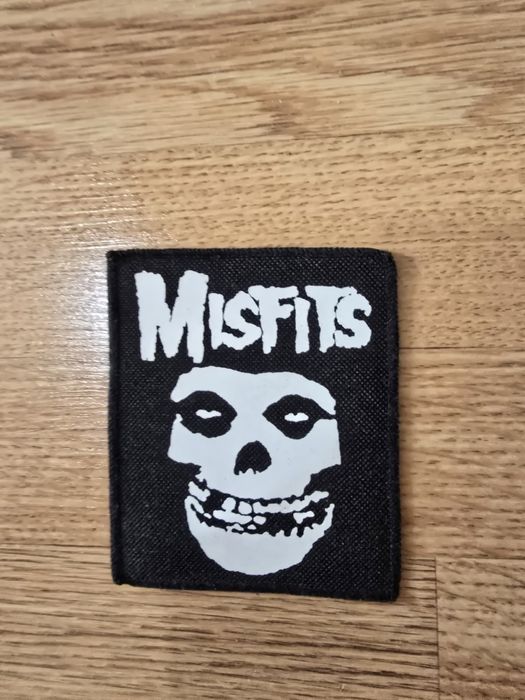 Продаю рок нашивки на одежду