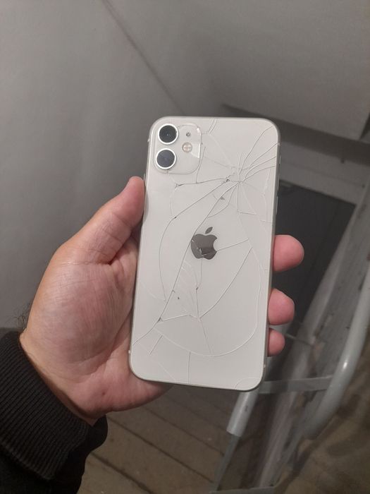 Айфон 11 64GB продам обмен