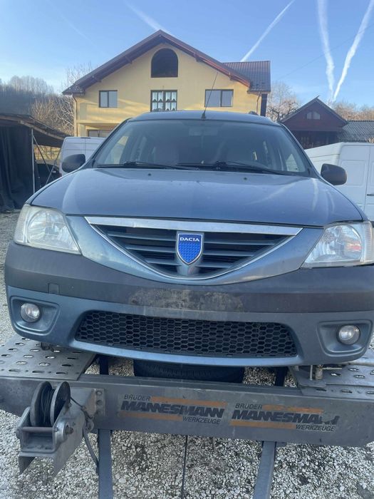 Vând Logan mcv 2008