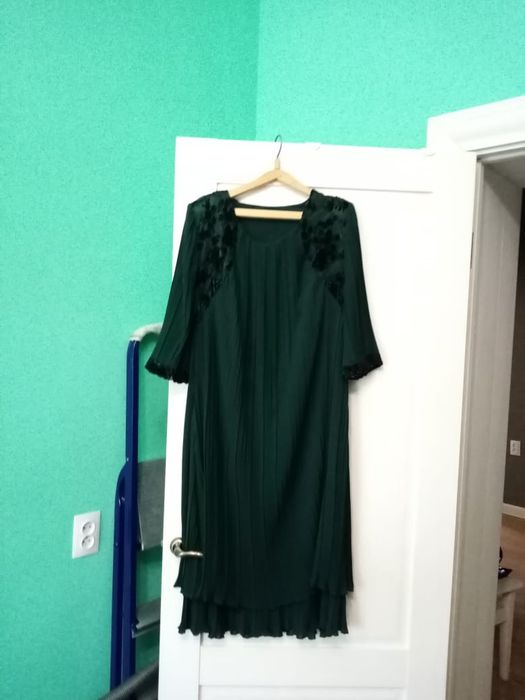 Продаётся платье женское