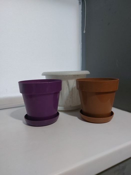 Разные горшки для цветов