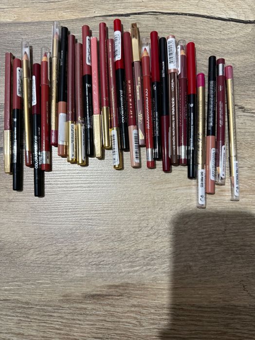 Creioane Ochi, Buze, Sprâncene