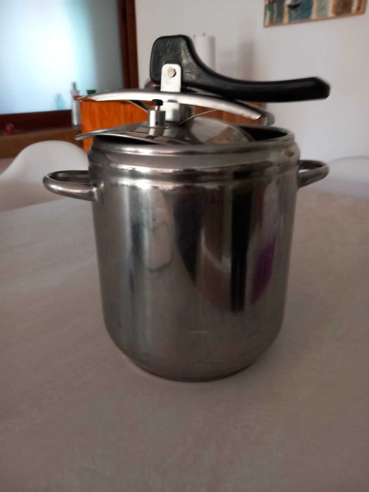 SUPER OFERTA!! Moara cereale GAMMO; Storcator Bosch; Calorifer electric Whirlpool; Masina tocat carne Heinner