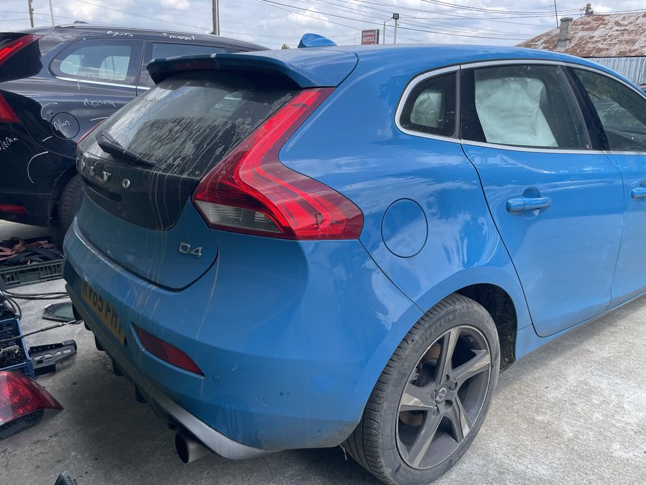 Dezmembrez Volvo V40 2.0 D4 2015