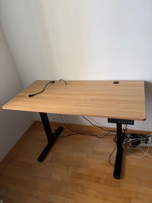 Birou electric reglabil