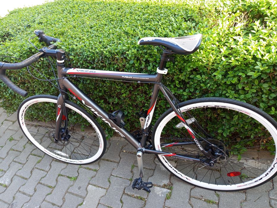 Vand cursiera  cadru de aluminiu.