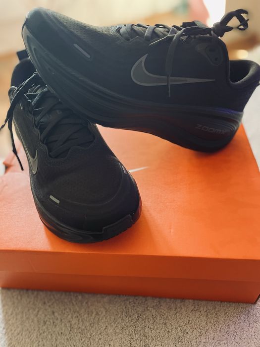 Nike Vomero Plus originali marimea 42