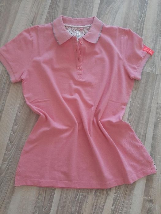 Дамска розова тениска с яка