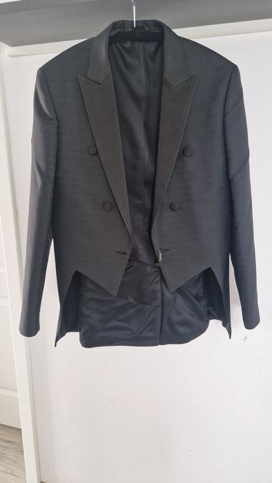 Costum pentru ceremonie