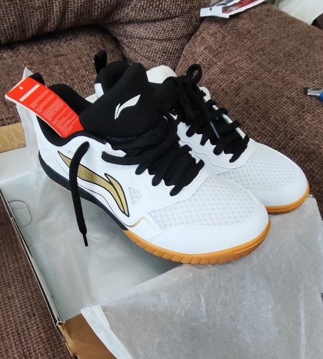 Продам кроссовки Li-ning